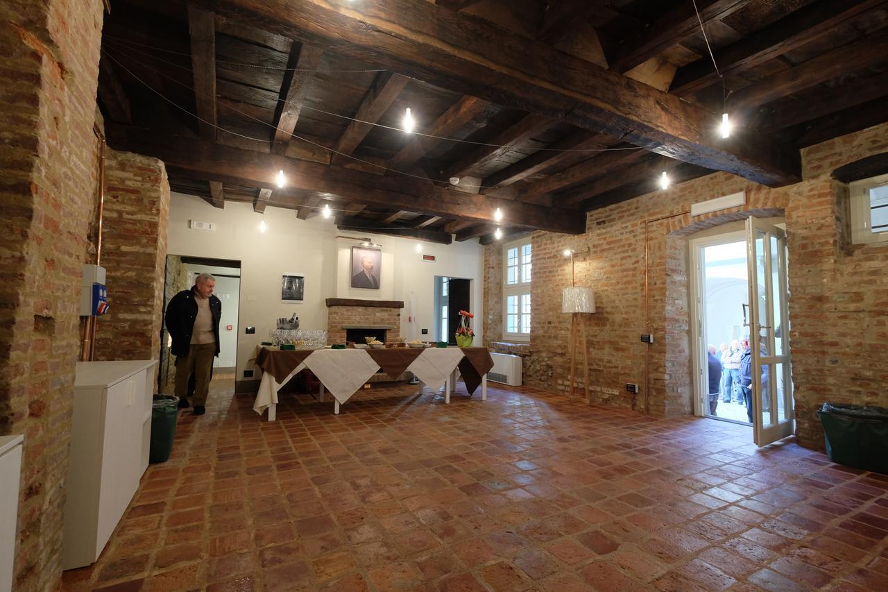 Palazzo Sacco Hostello Fossano Exterior photo